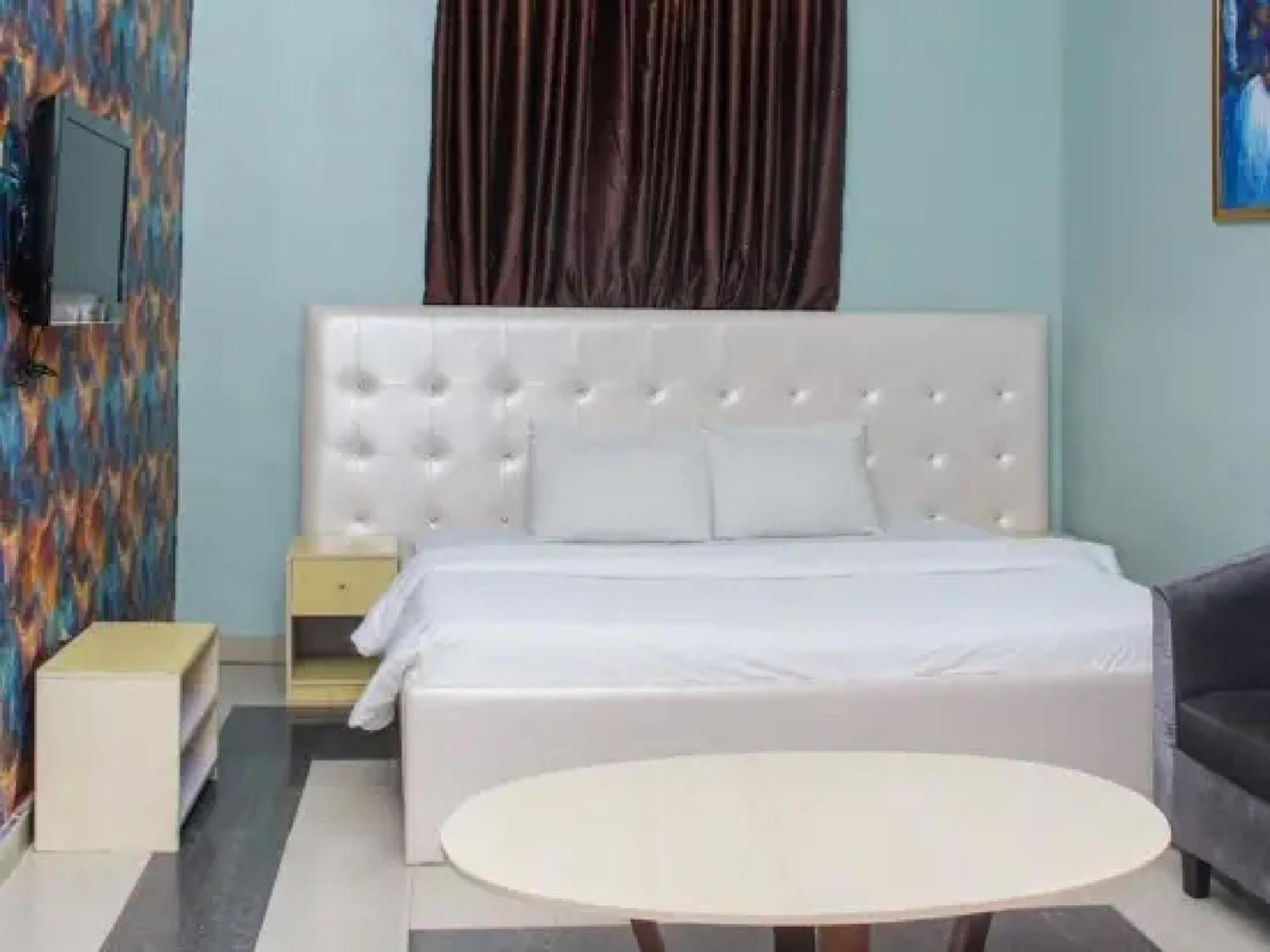 Room In Lodge - Ambience Hotels Abujahome For Leisure And Business Travellers Exterior foto